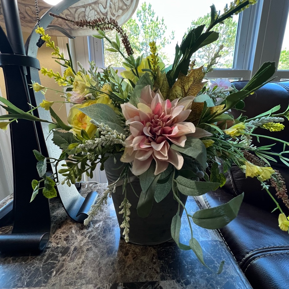Spring/Summer Floral Arrangement